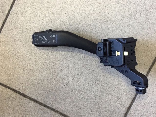 bontott VW GOLF V Bal Kormánykapcsoló Irányjelző (Tempomatos)