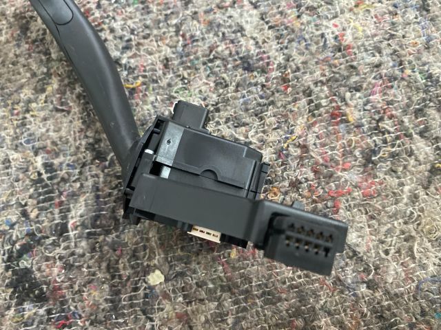 bontott VW GOLF V Bal Kormánykapcsoló Irányjelző (Tempomatos)