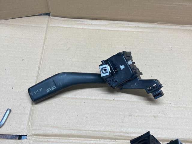 bontott VW GOLF V Bal Kormánykapcsoló Irányjelző