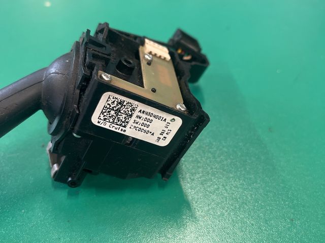 bontott VW GOLF V Bal Kormánykapcsoló Irányjelző