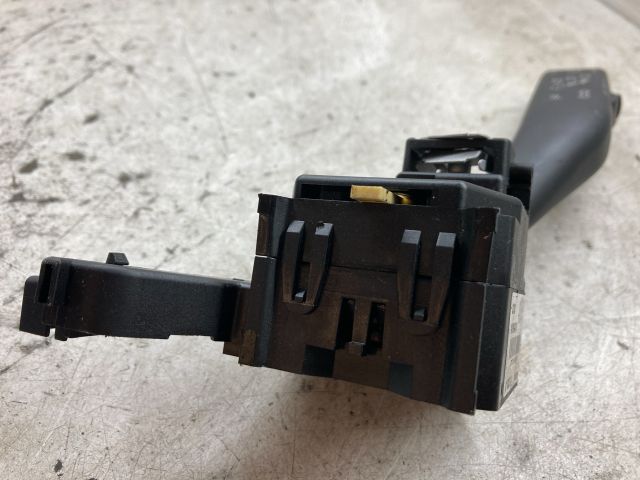 bontott VW GOLF V Bal Kormánykapcsoló Irányjelző