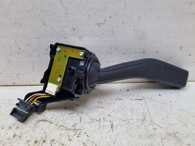 bontott VW GOLF V Bal Kormánykapcsoló Irányjelző