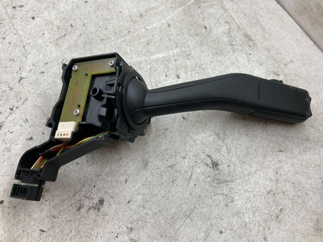 bontott VW GOLF V Bal Kormánykapcsoló Irányjelző