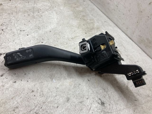 bontott VW GOLF V Bal Kormánykapcsoló Irányjelző