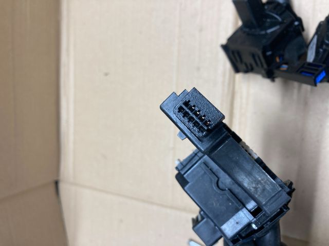 bontott VW GOLF V Bal Kormánykapcsoló Irányjelző