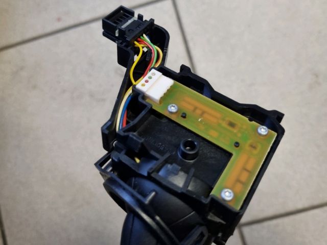 bontott VW GOLF V Bal Kormánykapcsoló Irányjelző