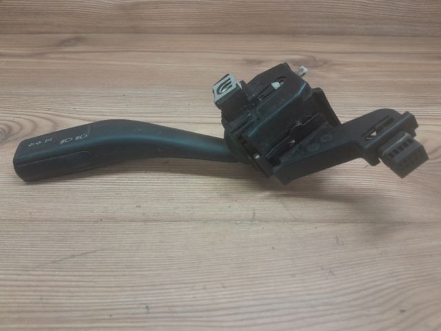 bontott VW GOLF V Bal Kormánykapcsoló Irányjelző