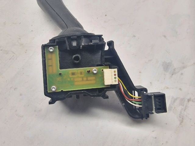 bontott VW GOLF V Bal Kormánykapcsoló Irányjelző