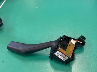 bontott VW GOLF V Bal Kormánykapcsoló Irányjelző