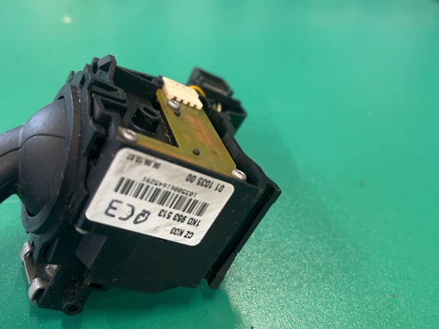 bontott VW GOLF V Bal Kormánykapcsoló Irányjelző