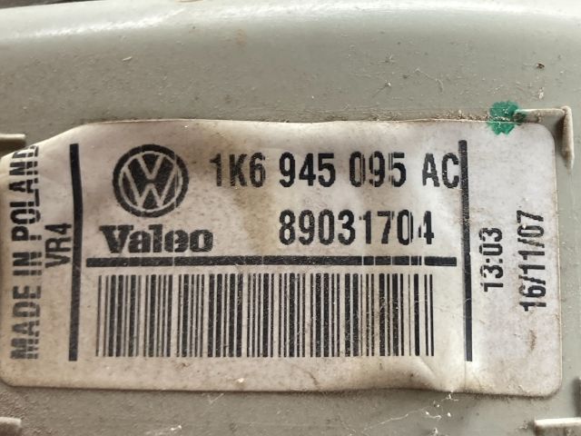 bontott VW GOLF V Bal Külső Hátsó Lámpa