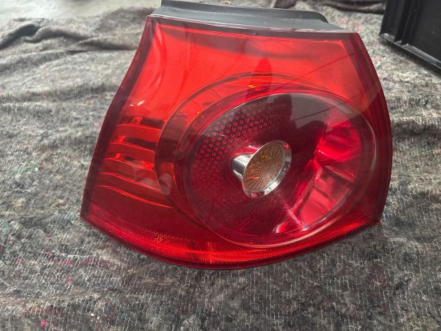 bontott VW GOLF V Bal Külső Hátsó Lámpa