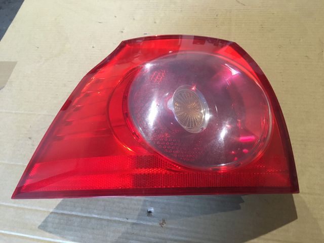 bontott VW GOLF V Bal Külső Hátsó Lámpa