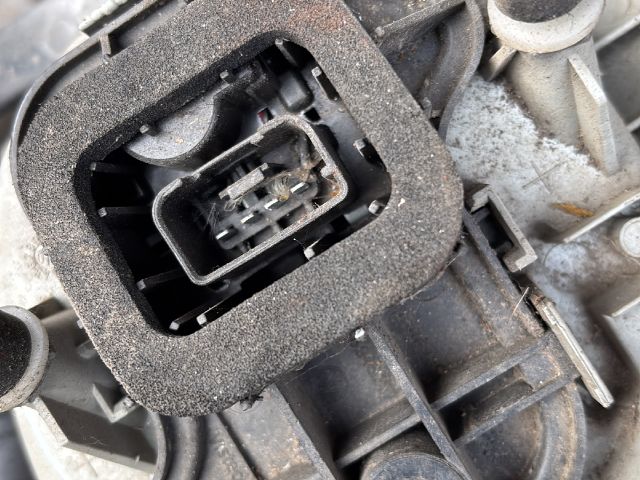 bontott VW GOLF V Bal Külső Hátsó Lámpa