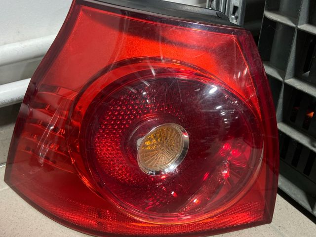bontott VW GOLF V Bal Külső Hátsó Lámpa