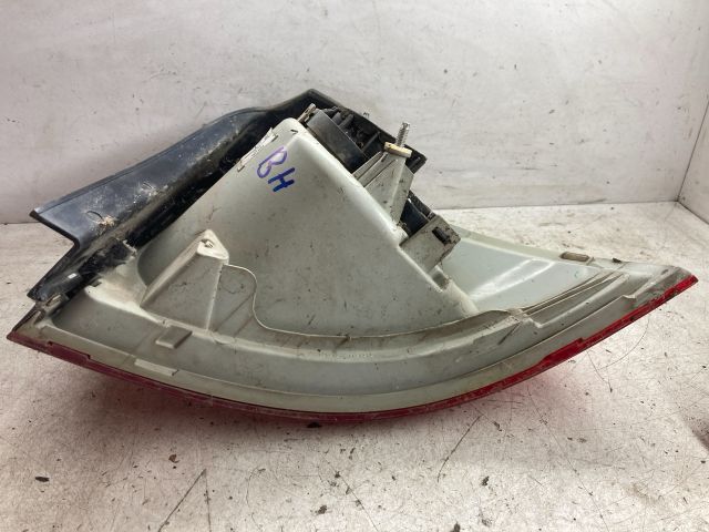 bontott VW GOLF V Bal Külső Hátsó Lámpa