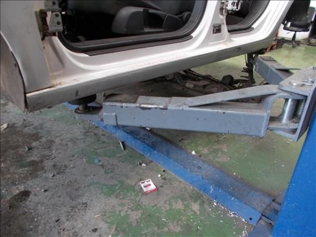 bontott VW GOLF V Bal Küszöb