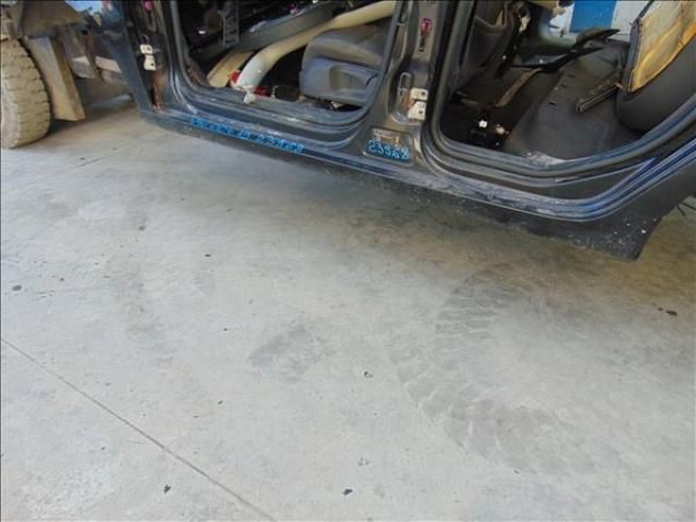 bontott VW GOLF V Bal Küszöb