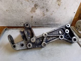 bontott VW GOLF V Bal Lengőkar Tartó