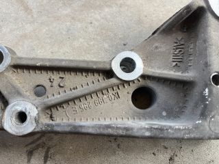 bontott VW GOLF V Bal Lengőkar Tartó