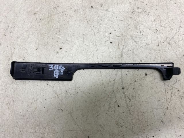 bontott VW GOLF V Bal Műszerfal Díszléc