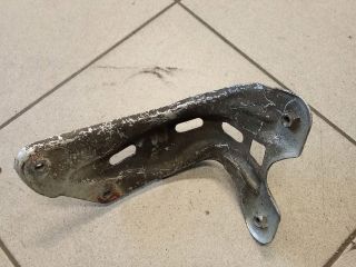 bontott VW GOLF V Bal Sárvédő Oldaltartó