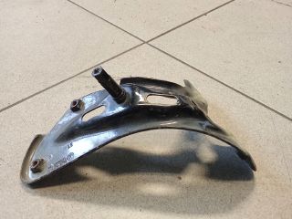 bontott VW GOLF V Bal Sárvédő Oldaltartó