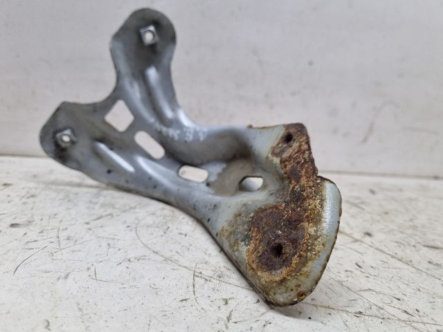 bontott VW GOLF V Bal Sárvédő Oldaltartó