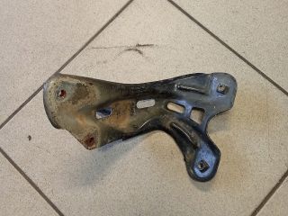 bontott VW GOLF V Bal Sárvédő Oldaltartó