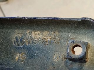 bontott VW GOLF V Bal Sárvédő Oldaltartó