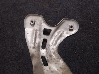 bontott VW GOLF V Bal Sárvédő Oldaltartó