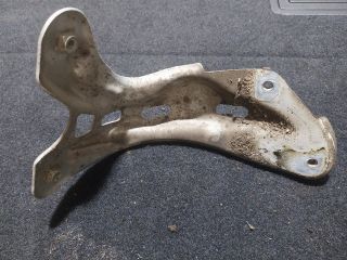 bontott VW GOLF V Bal Sárvédő Oldaltartó