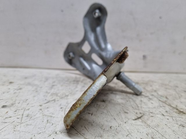 bontott VW GOLF V Bal Sárvédő Oldaltartó