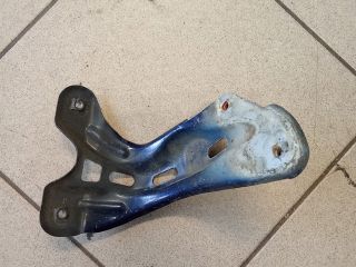 bontott VW GOLF V Bal Sárvédő Oldaltartó