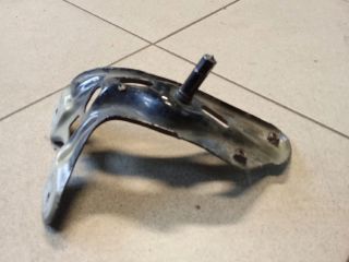 bontott VW GOLF V Bal Sárvédő Oldaltartó