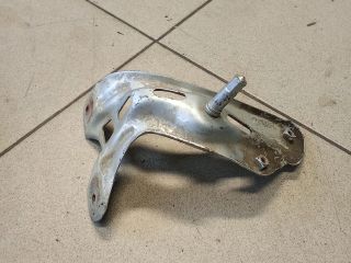 bontott VW GOLF V Bal Sárvédő Oldaltartó