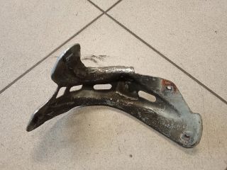 bontott VW GOLF V Bal Sárvédő Oldaltartó