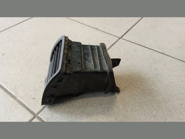 bontott VW GOLF V Bal Szellőző