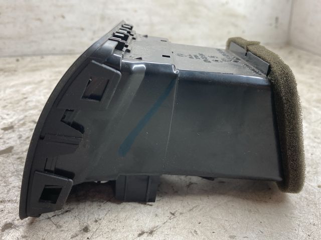 bontott VW GOLF V Bal Szellőző