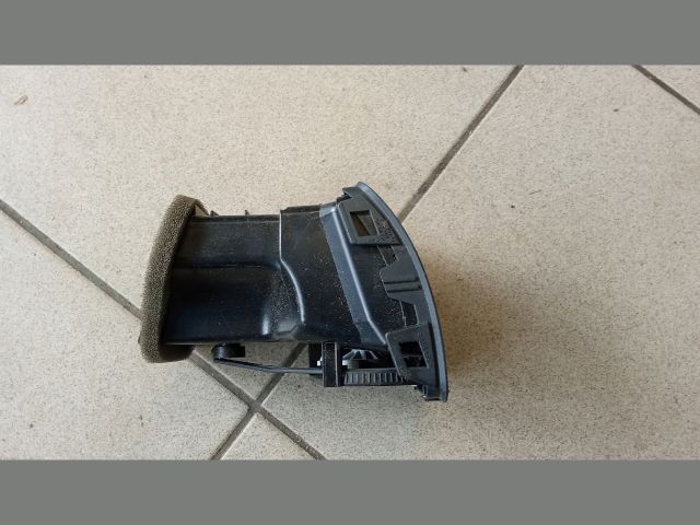 bontott VW GOLF V Bal Szellőző