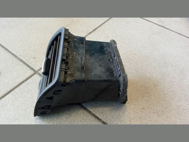 bontott VW GOLF V Bal Szellőző