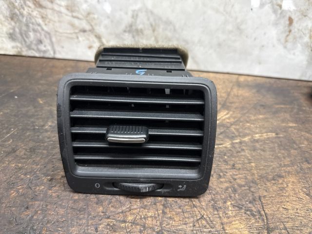 bontott VW GOLF V Bal Szellőző