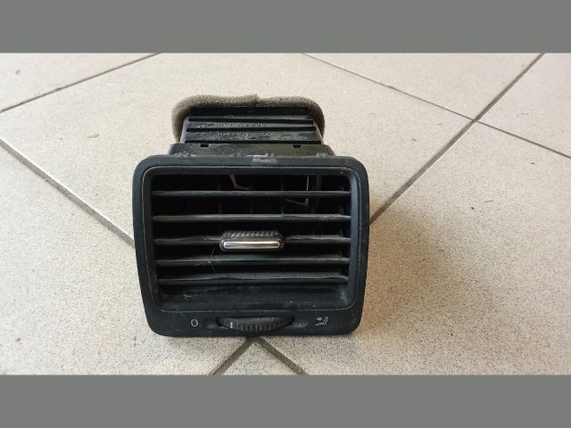 bontott VW GOLF V Bal Szellőző