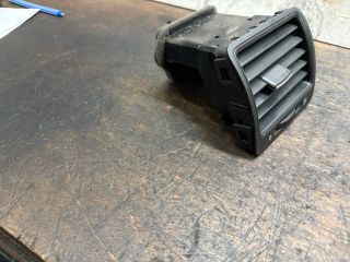 bontott VW GOLF V Bal Szellőző