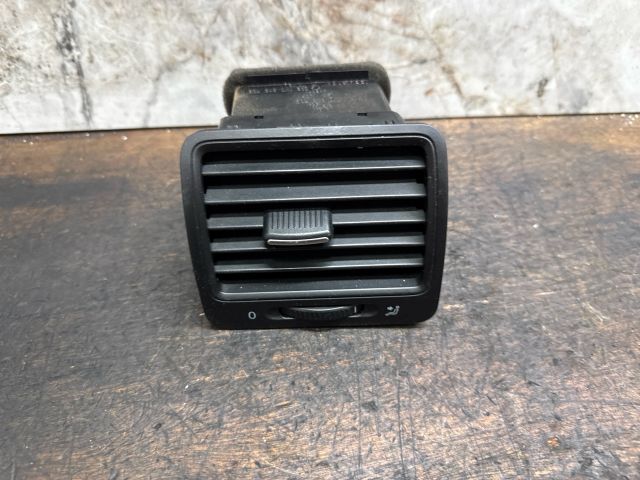 bontott VW GOLF V Bal Szellőző