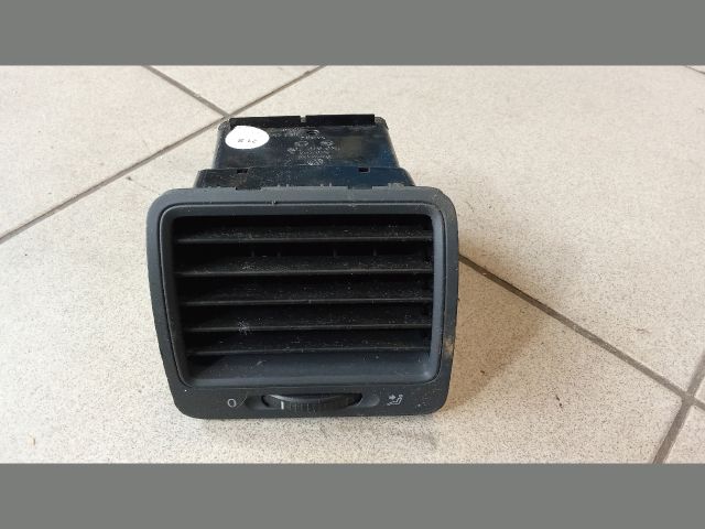 bontott VW GOLF V Bal Szellőző