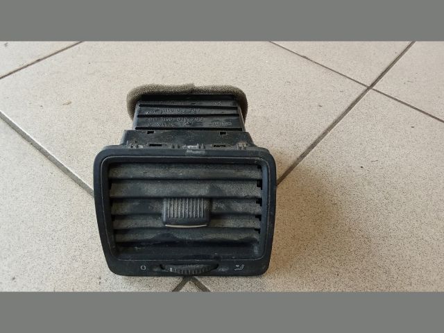 bontott VW GOLF V Bal Szellőző