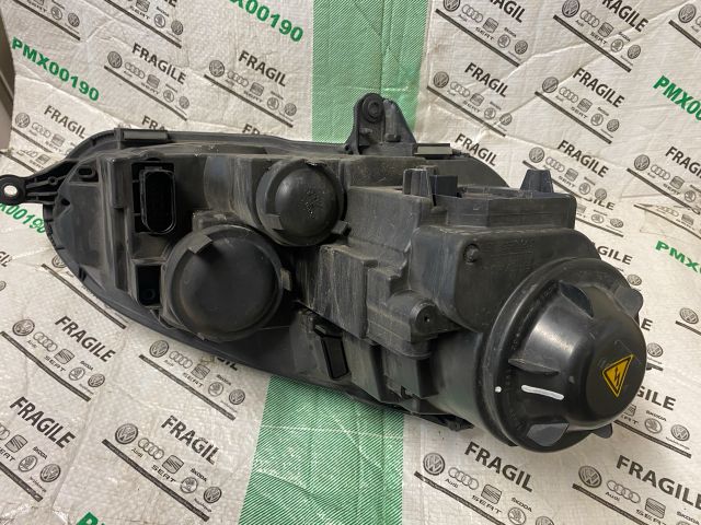 bontott VW GOLF V Bal Xenon Fényszóró