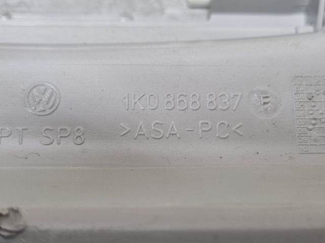 bontott VW GOLF V Beltér Világítás Első