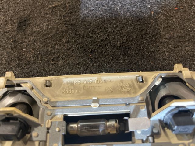 bontott VW GOLF V Beltér Világítás Első